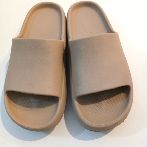 Tan Foam Slides - Picture 1 of 4